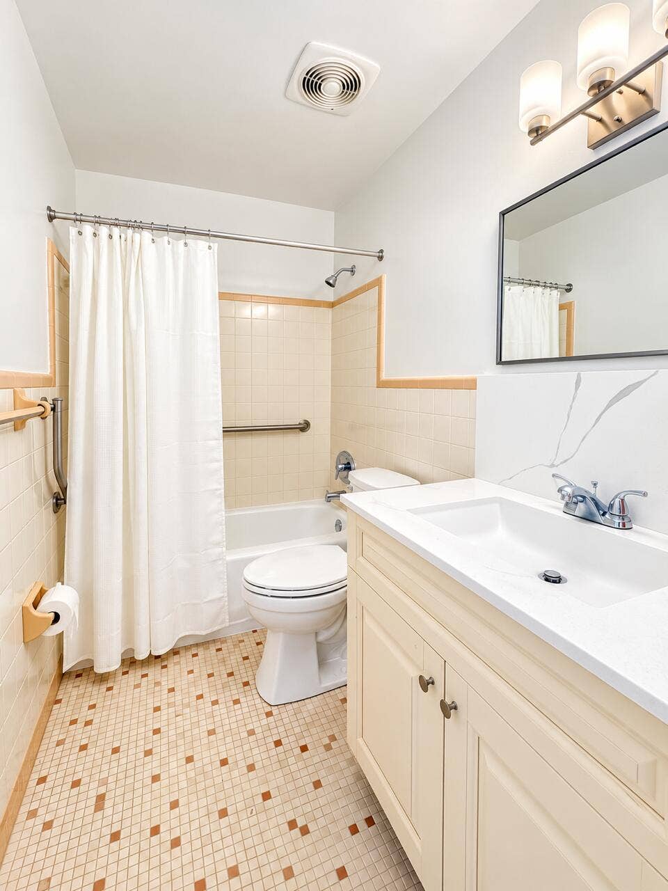 305 SE 9TH Avenue, #15, Pompano Beach, FL 33060 BE7DA7CC-4F4A-4E69-82F5-A2D4B9213AA7