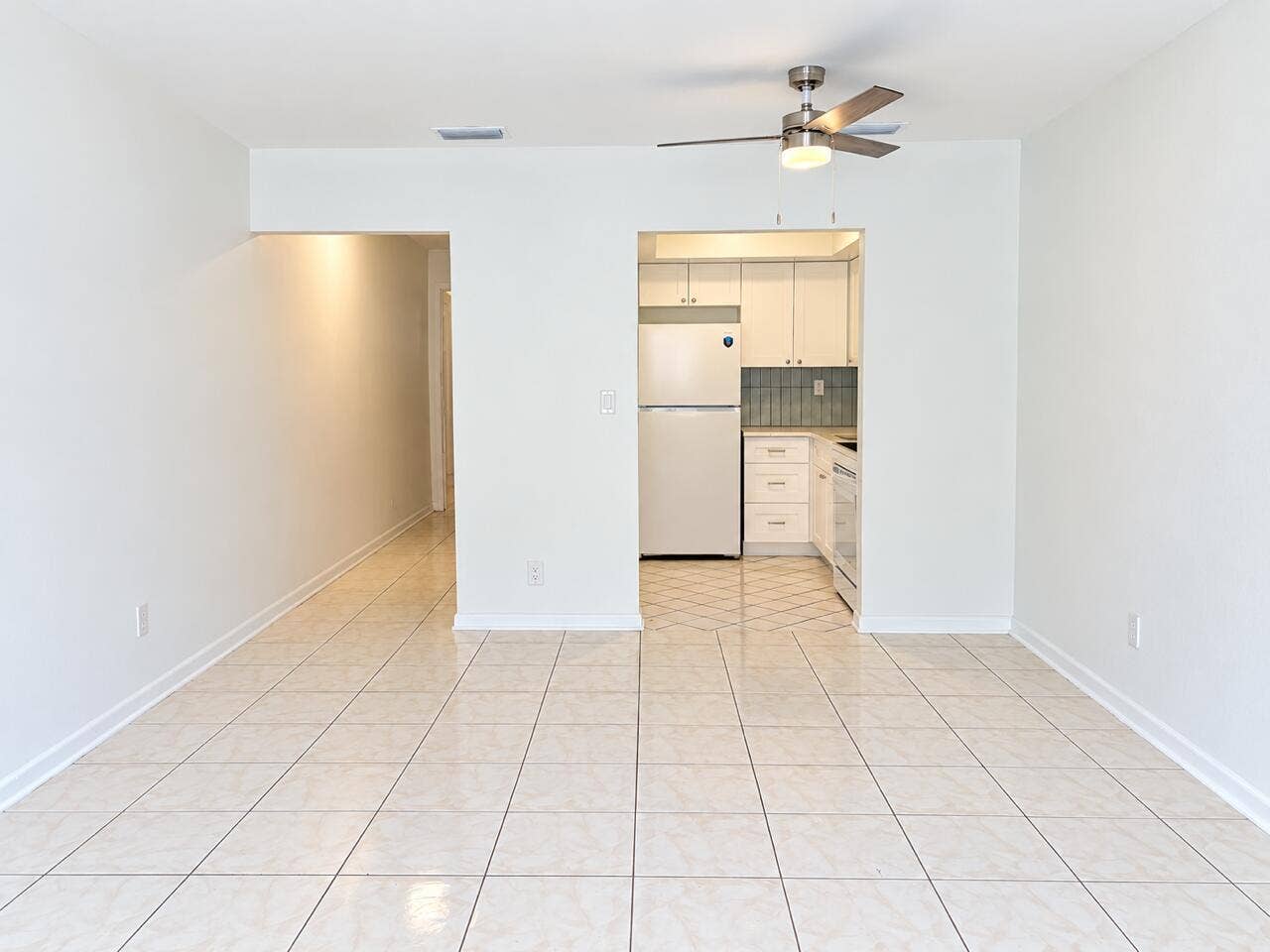 305 SE 9TH Avenue, #15, Pompano Beach, FL 33060 43FBBED5-17F6-4AAE-A0B7-E3592C80B2C5