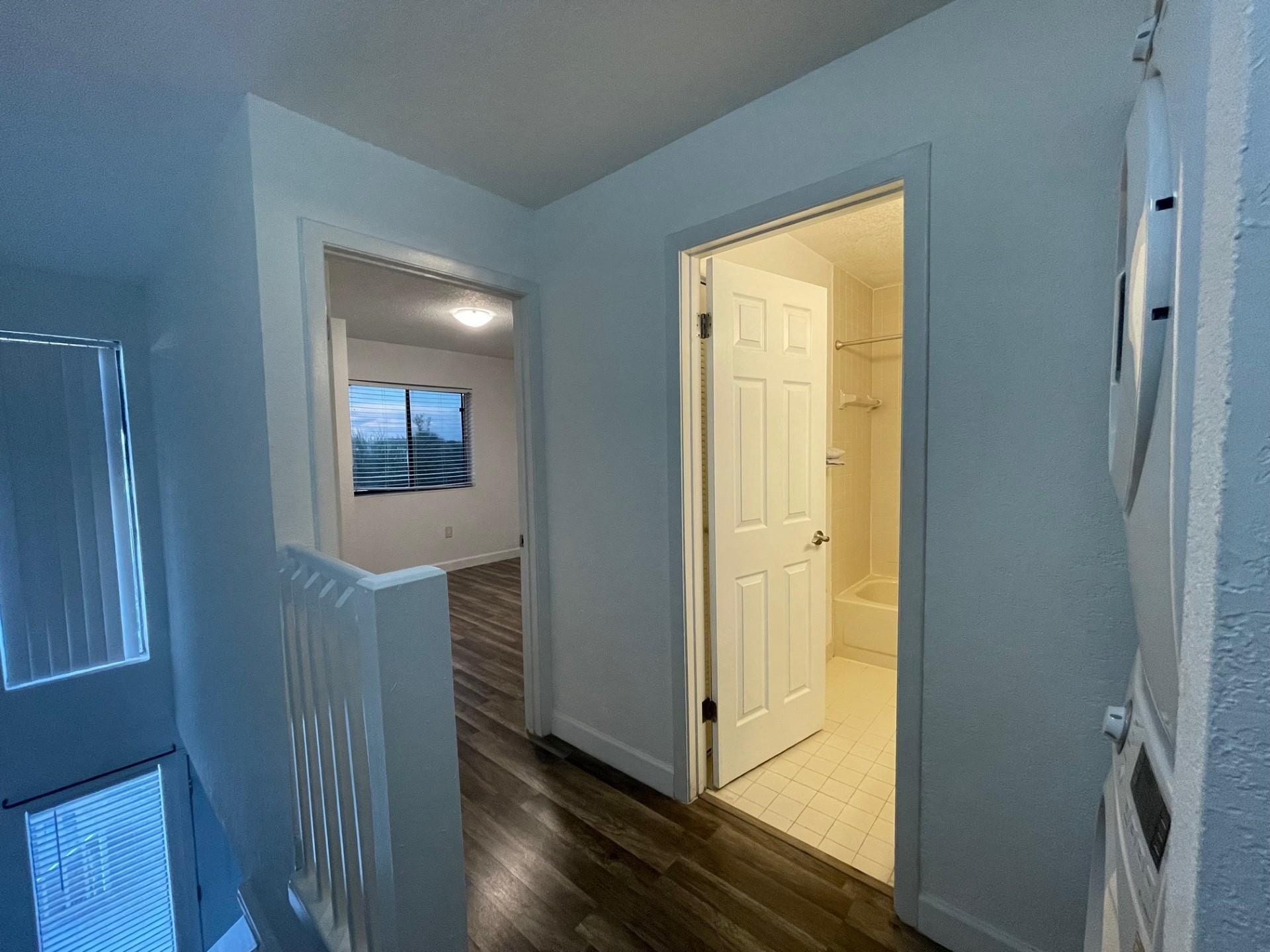 5200 NW 31ST Avenue, #36, Fort Lauderdale, Fort Lauderdale, FL 33309 second floor landing and hallway
