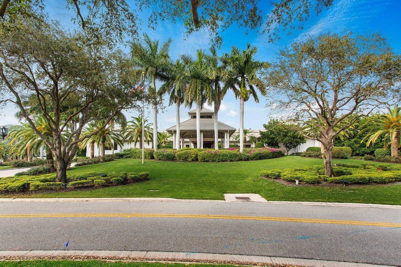 050-7370OrangewoodLane-202-BocaRaton-FL-