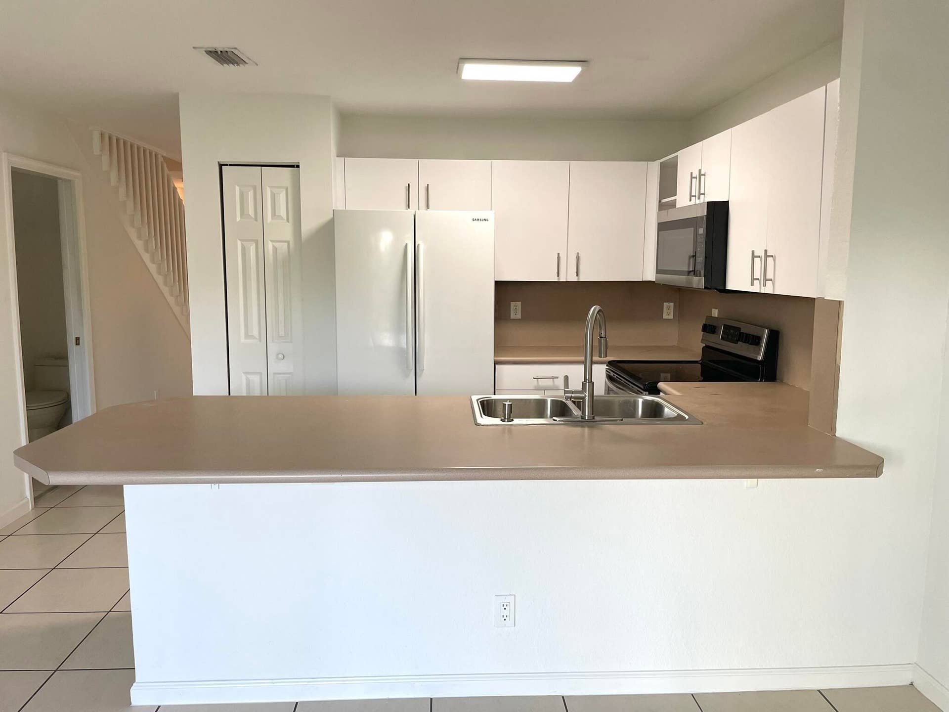 986 Summit Lake Drive, West Palm Beach, West Palm Beach, FL 33406 1.8