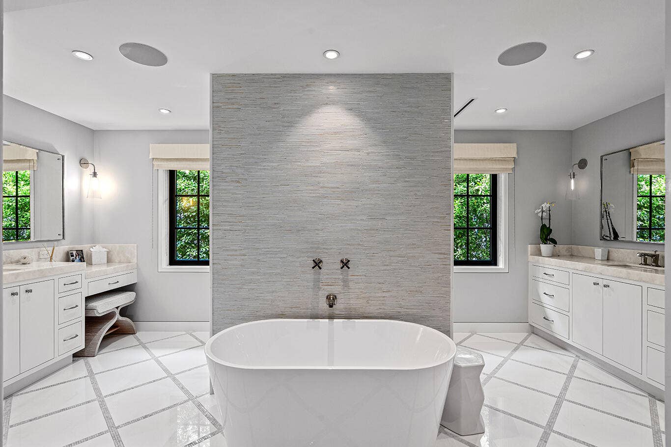 412 Brazilian Avenue, Palm Beach, FL 33480 Primary Bathroom
