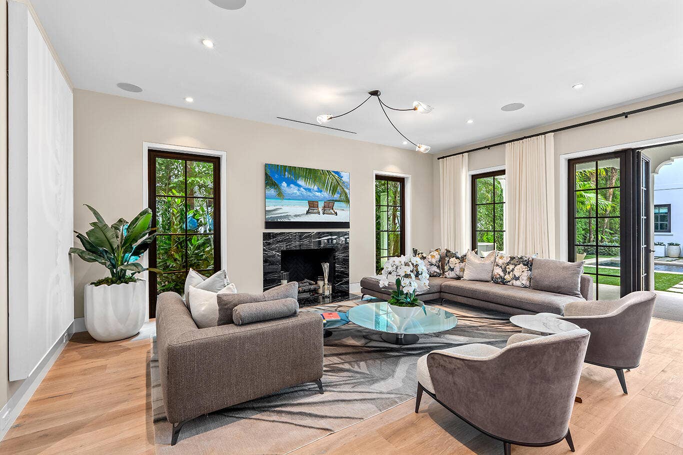 412 Brazilian Avenue, Palm Beach, FL 33480 Living Room
