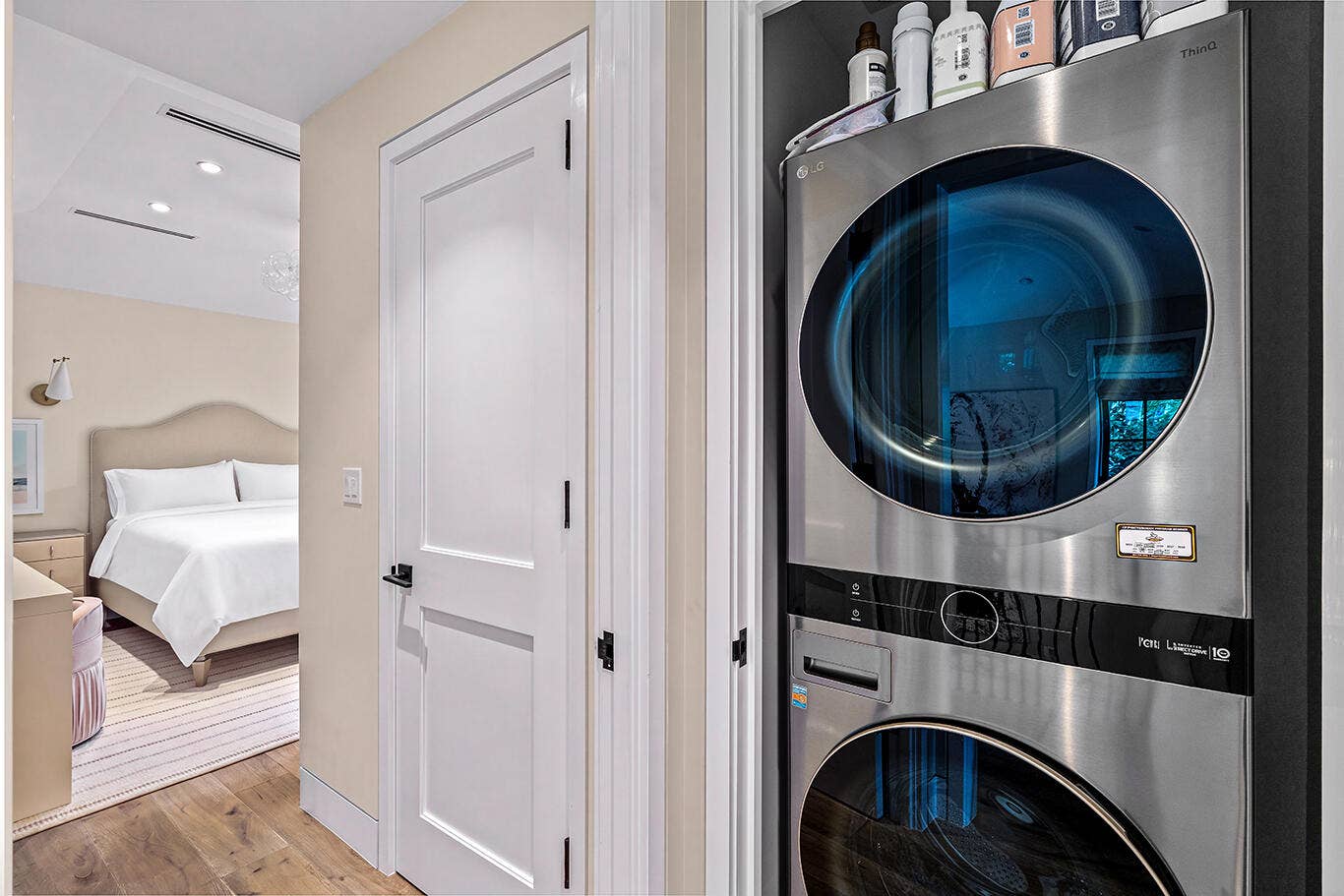 412 Brazilian Avenue, Palm Beach, FL 33480 Upstairs Laundry