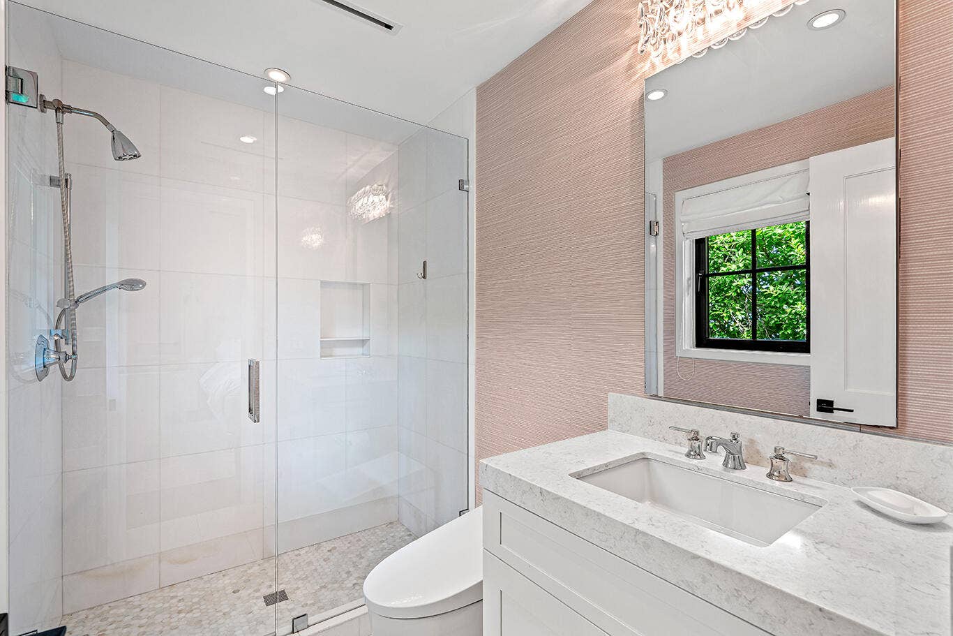 412 Brazilian Avenue, Palm Beach, FL 33480 Guest Bath 1