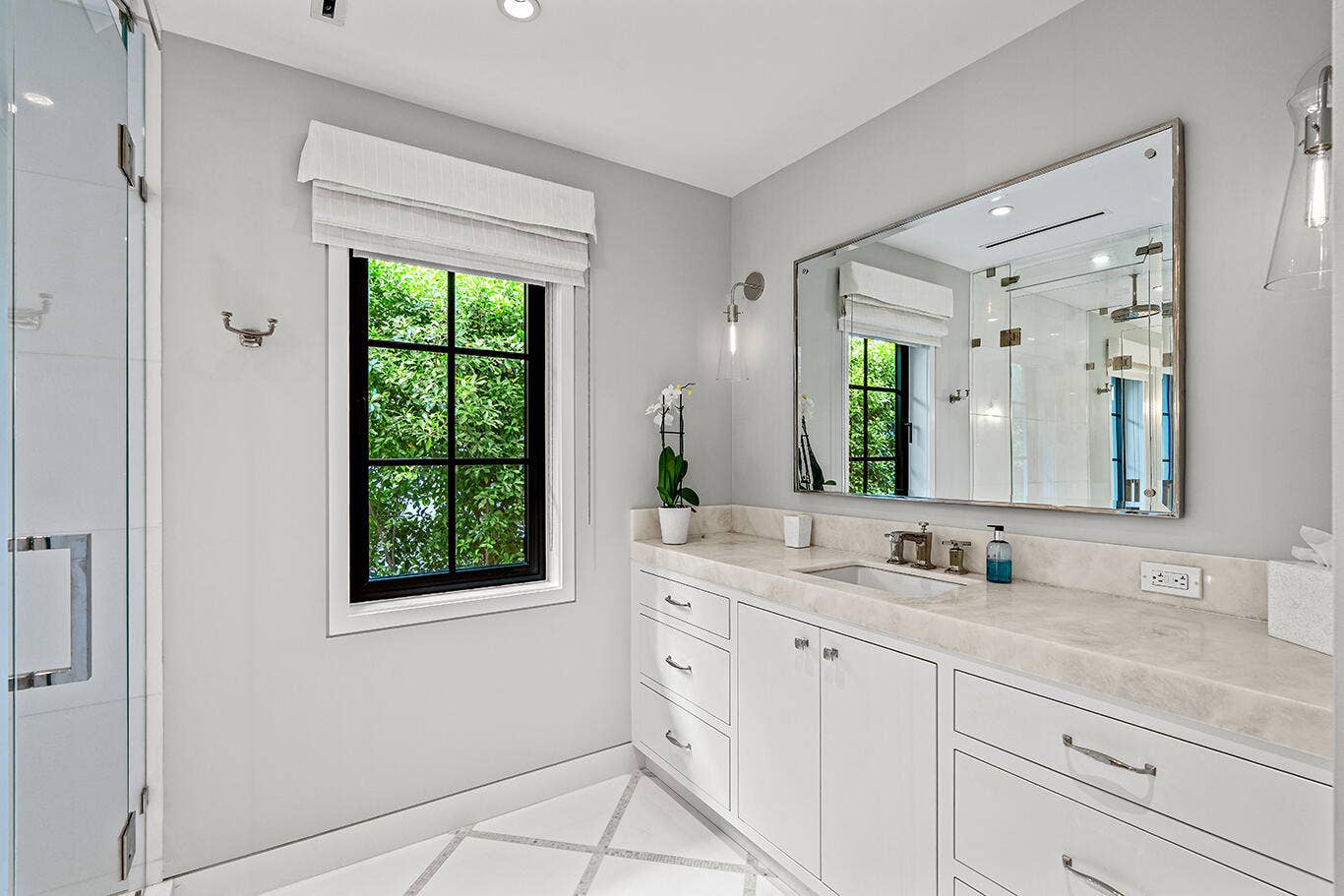 412 Brazilian Avenue, Palm Beach, FL 33480 Primary Bathroom