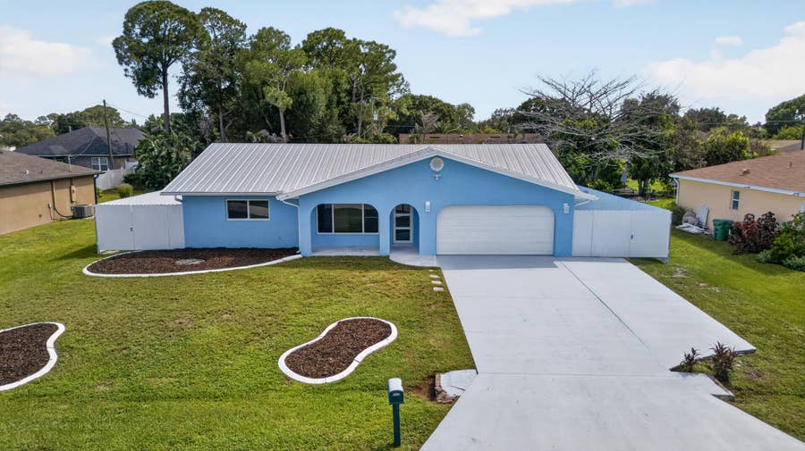 Property photo for 242 SE DUXBURY Avenue, Port St Lucie, FL