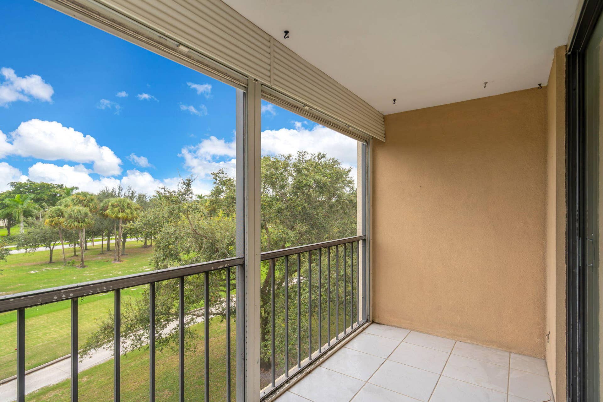 2440 DEER CREEK COUNTRY CLUB Boulevard, #405-C, Deerfield Beach, FL 33442 23-web-or-mls-2440DeerCreekCountry#405-2