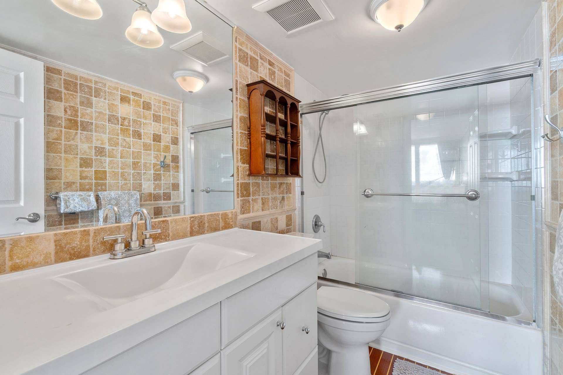 Main bathroom