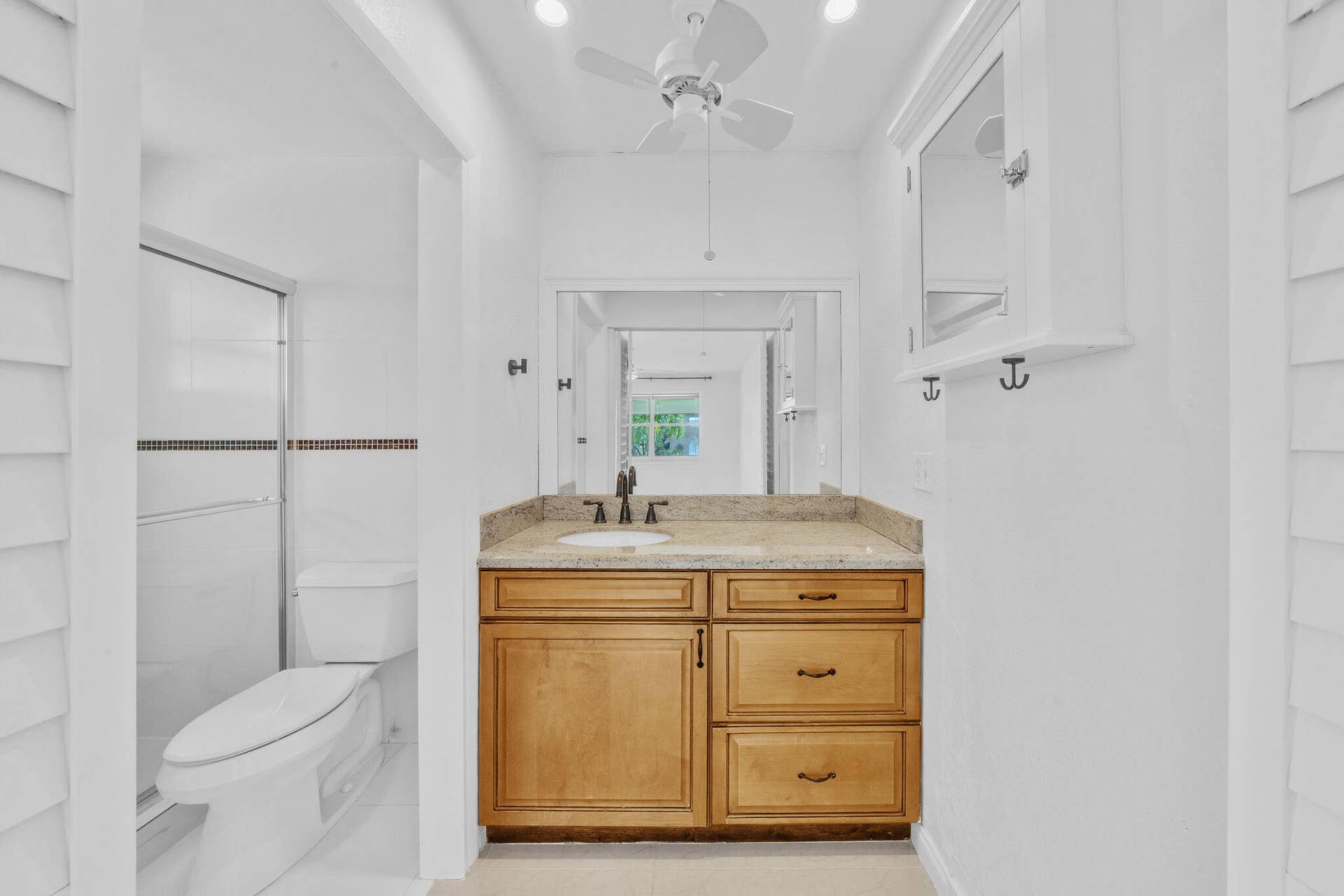1360 SE High Point Way SE, #A, Delray Beach, FL 33445 16 Primary Bathroom (1)