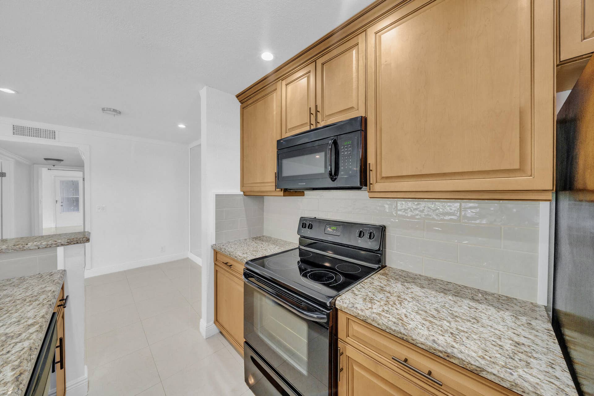 1360 SE High Point Way SE, #A, Delray Beach, FL 33445 6 Kitchen (4)