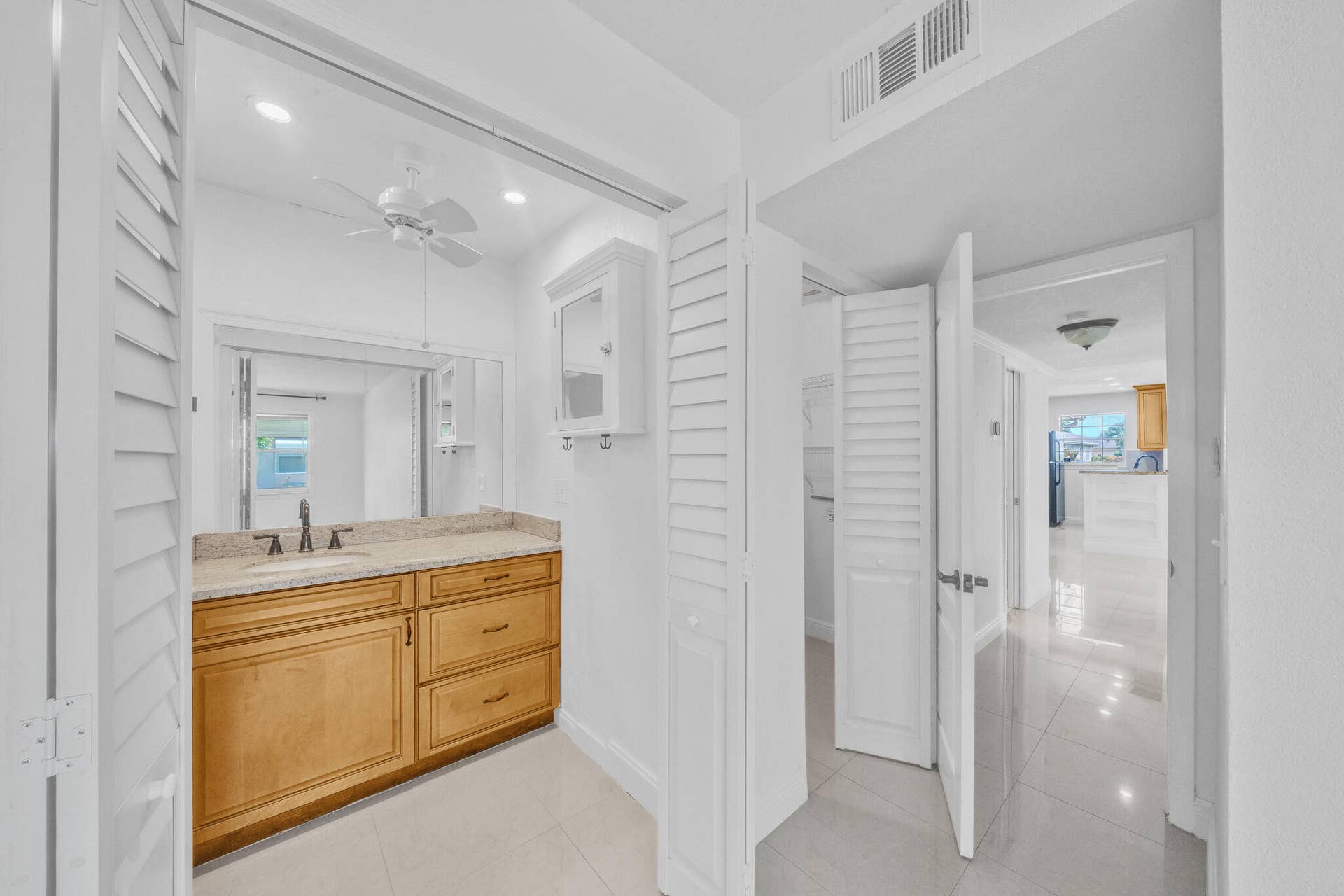 1360 SE High Point Way SE, #A, Delray Beach, FL 33445 16 Primary Bathroom (0)