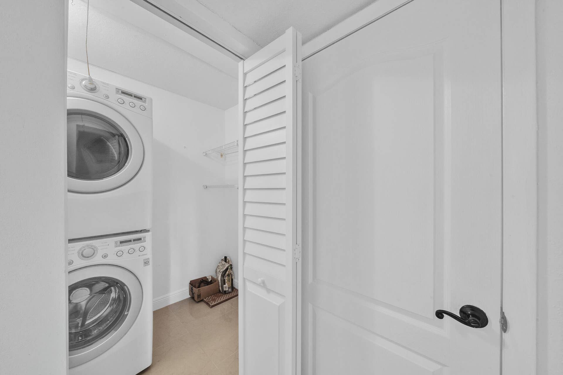 1360 SE High Point Way SE, #A, Delray Beach, FL 33445 18 Laundry Closet (4)