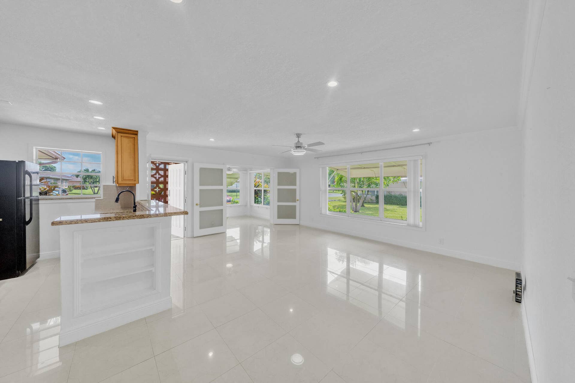 1360 SE High Point Way SE, #A, Delray Beach, FL 33445 21 Living Area (2)