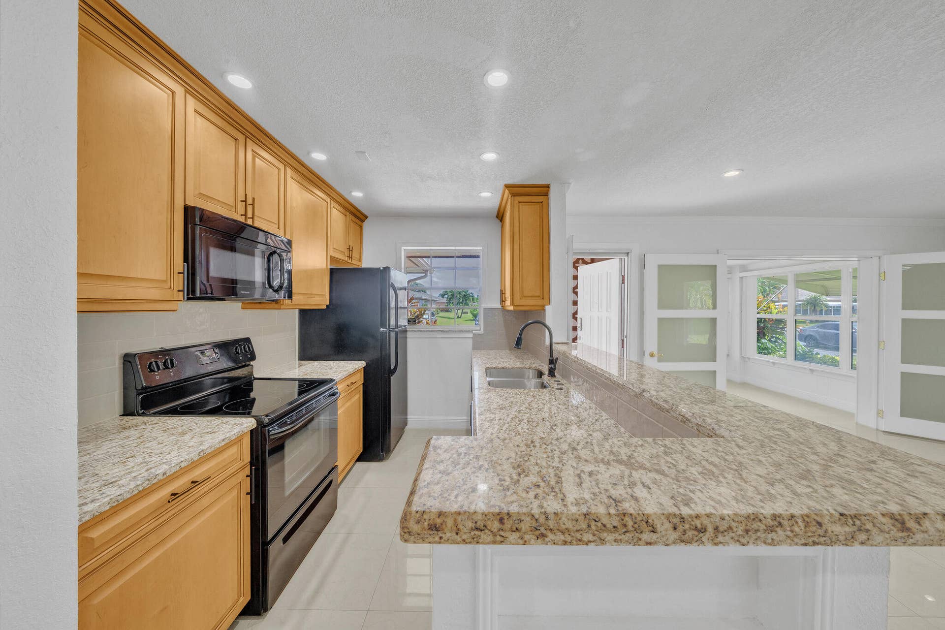 1360 SE High Point Way SE, #A, Delray Beach, FL 33445 6 Kitchen (2)