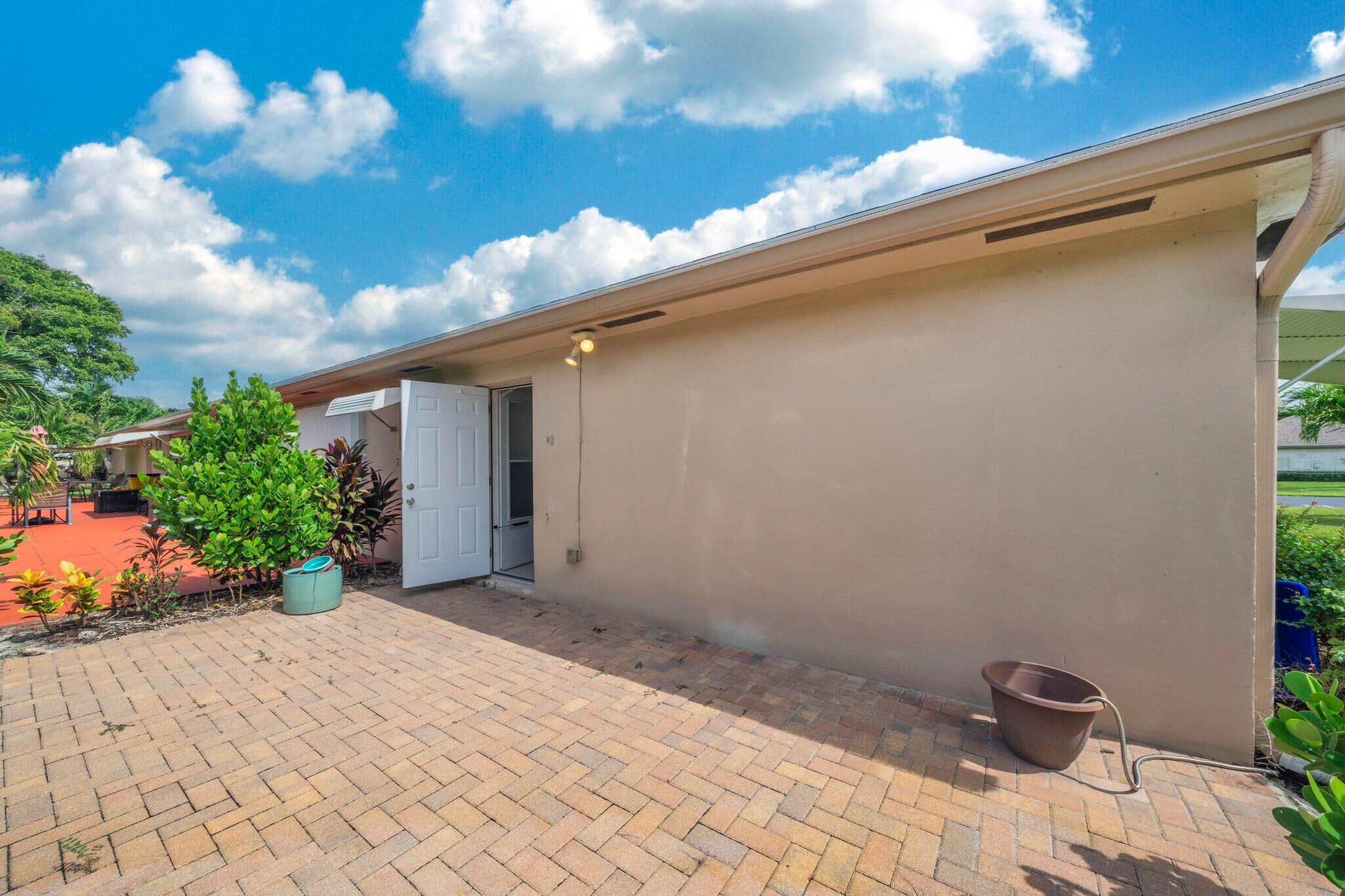 1360 SE High Point Way SE, #A, Delray Beach, FL 33445 14 Porch (1)