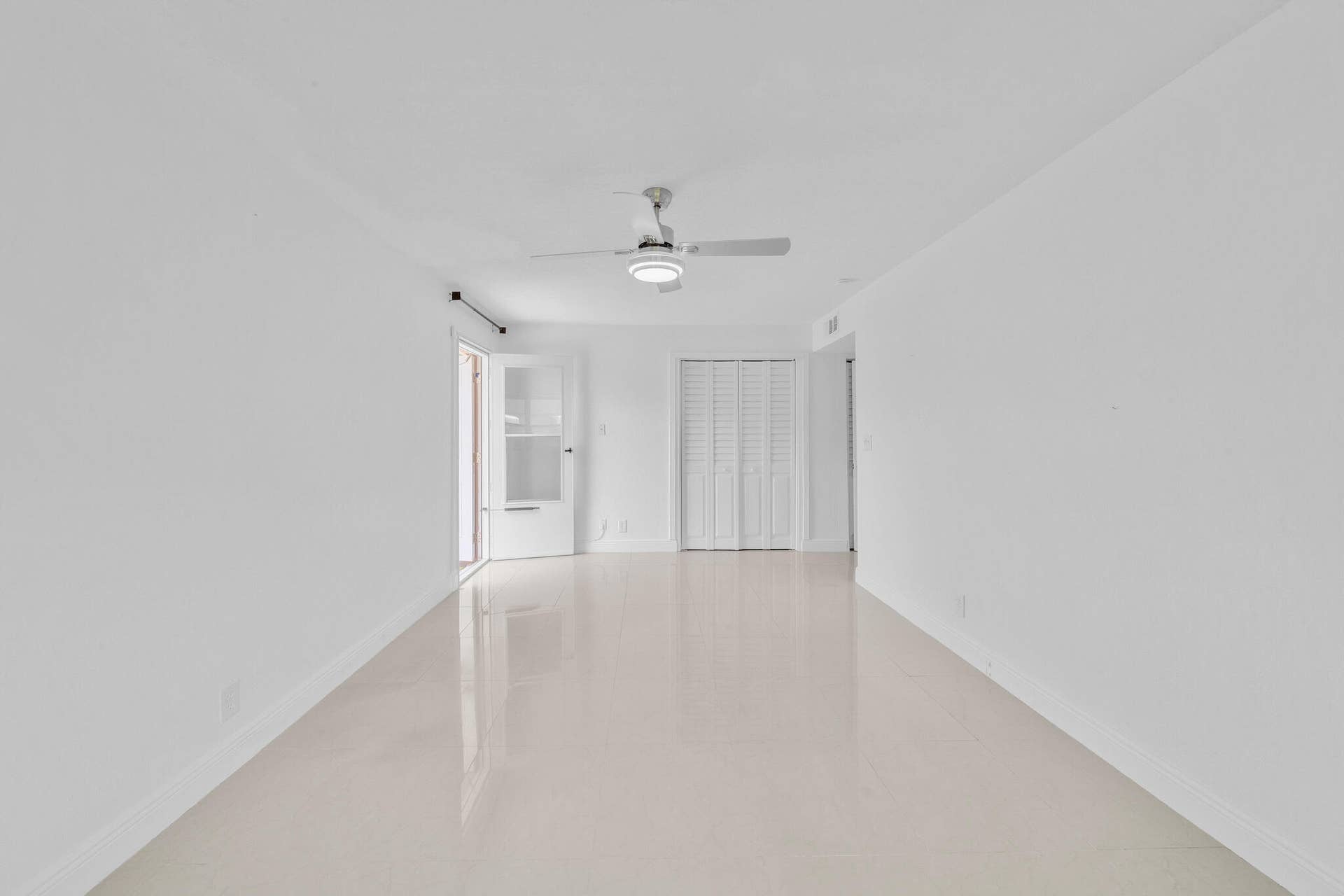1360 SE High Point Way SE, #A, Delray Beach, FL 33445 15 Primary Bedroom (2)