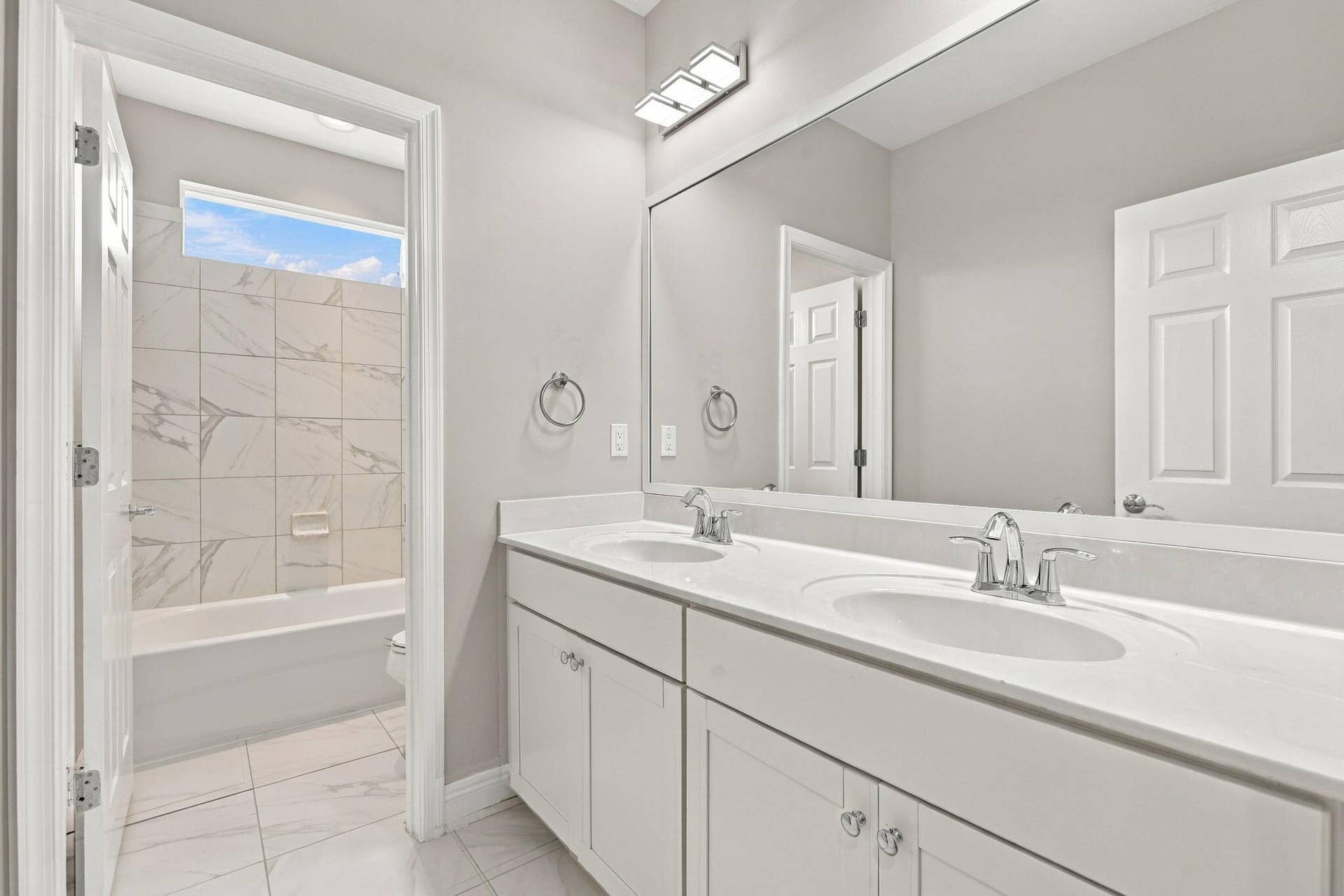 1247 NW LEONARDO Circle, Port St Lucie, FL 34986 30-web-or-mls-0V8A8744
