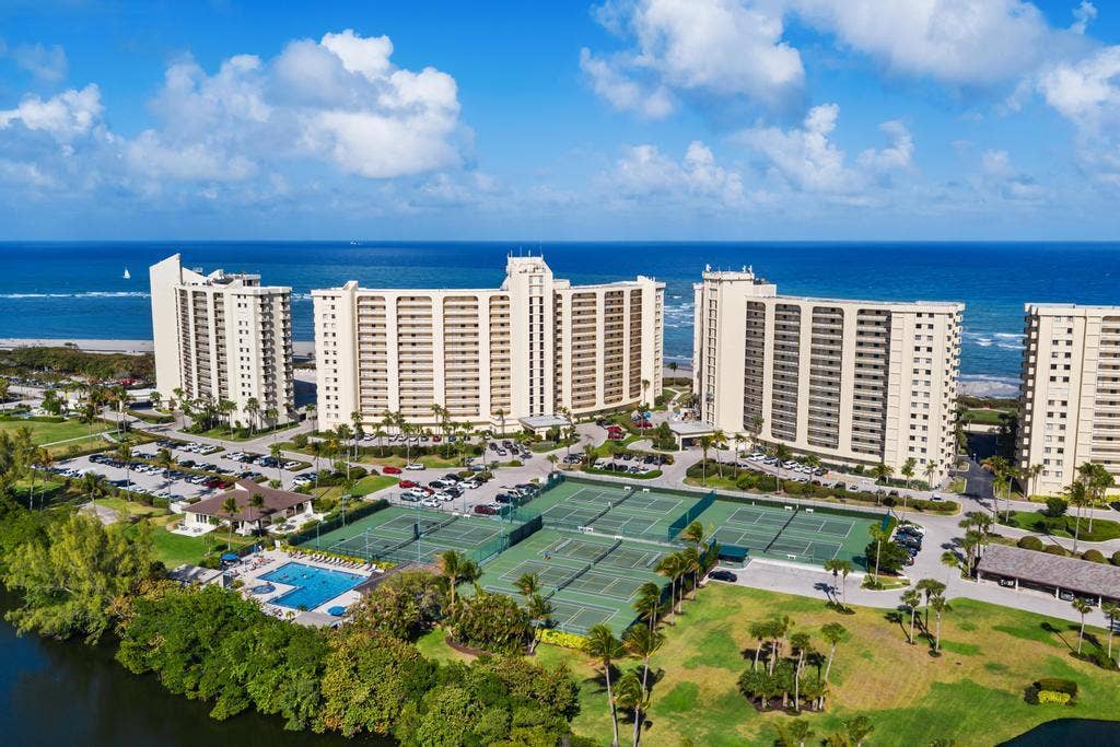 200 OCEAN TRAIL Way, #T7, Jupiter, FL 33477 Ocean Trail
