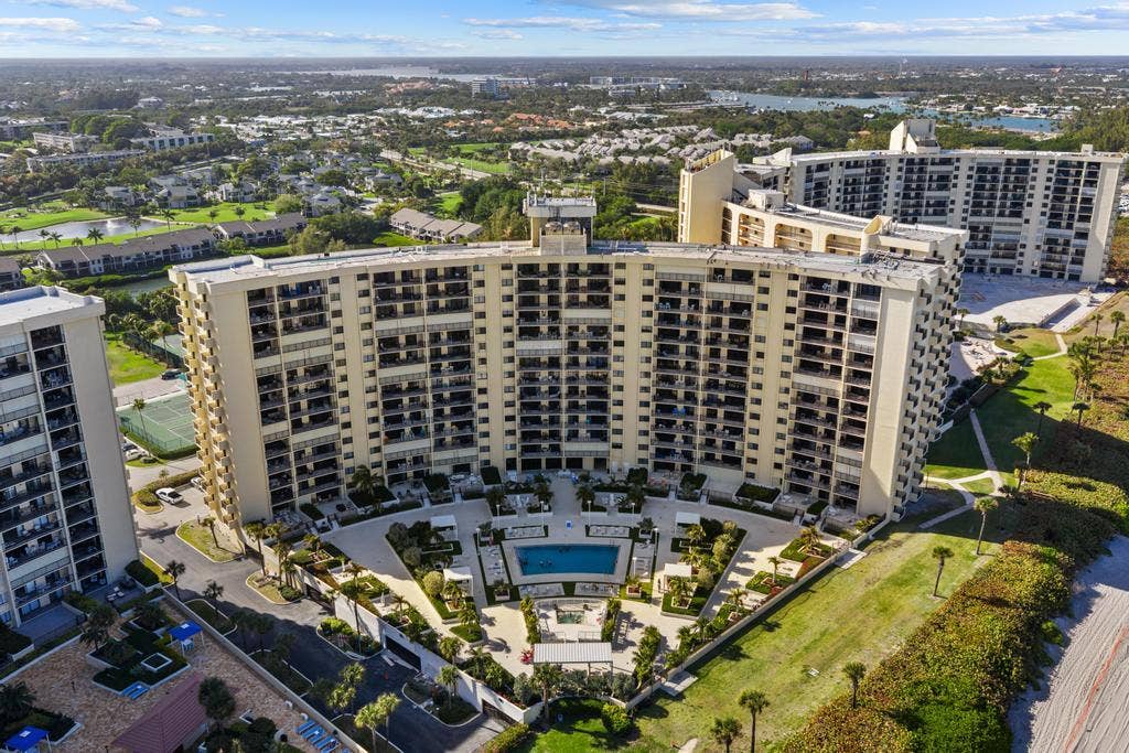 200 OCEAN TRAIL Way, #T7, Jupiter, FL 33477 200 Ocean Trail