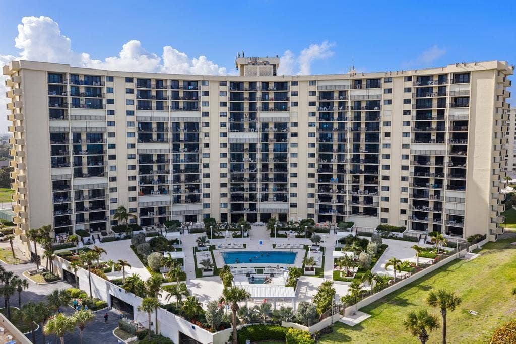 200 OCEAN TRAIL Way, #T7, Jupiter, FL 33477 200 Ocean Trail
