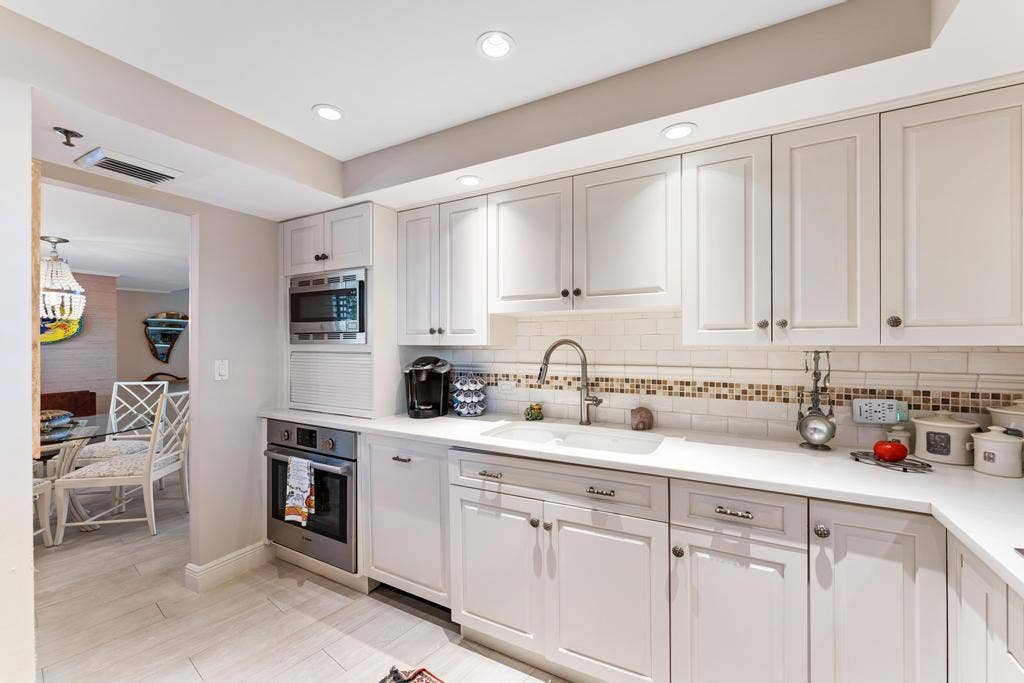 200 OCEAN TRAIL Way, #T7, Jupiter, FL 33477 Kitchen