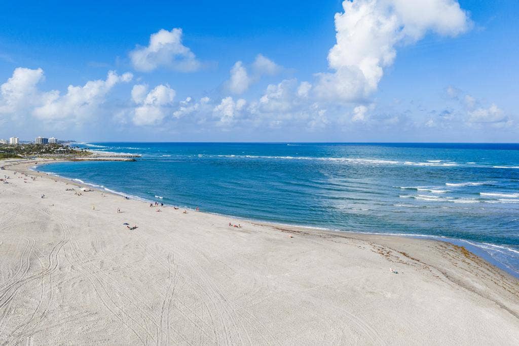 200 OCEAN TRAIL Way, #T7, Jupiter, FL 33477 Jupiter Beach