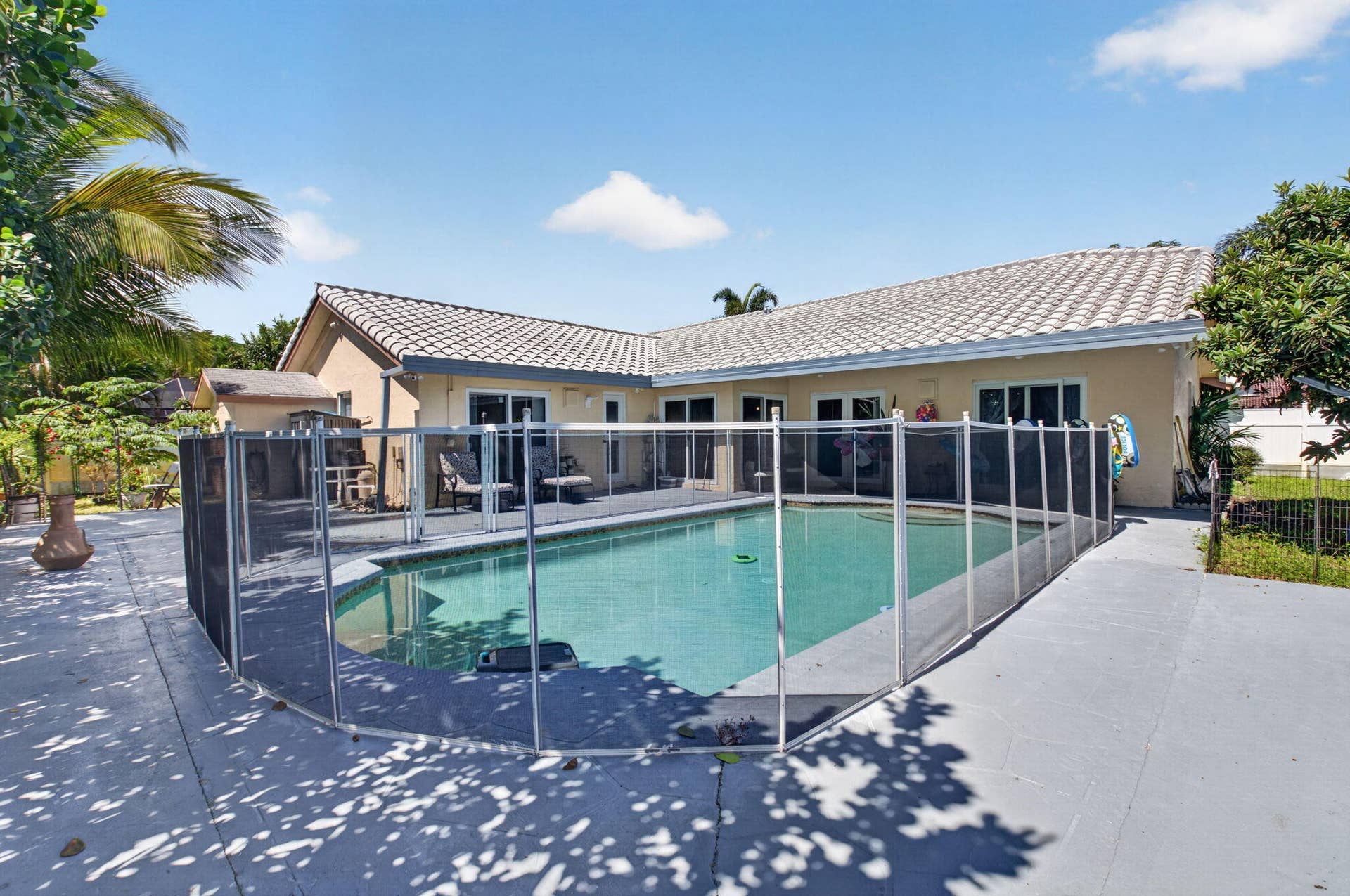 Oversized Lanai with fully fenced yard