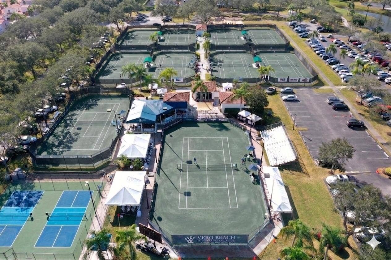 4838 S Harbor Drive, Vero Beach, FL 32967 Experience world-class play at the Grand Harbor tennis center, which boasts ten championship-grade Har-Tru courts, including two stadium courts, plus additional pickleball courts for every skill level.