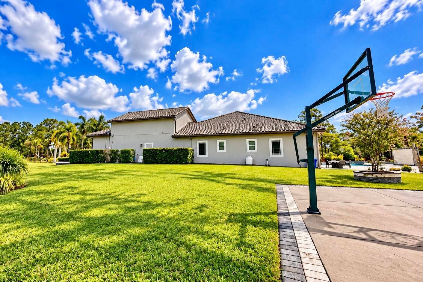 13050 81st Street, Fellsmere, FL 32948 side of home