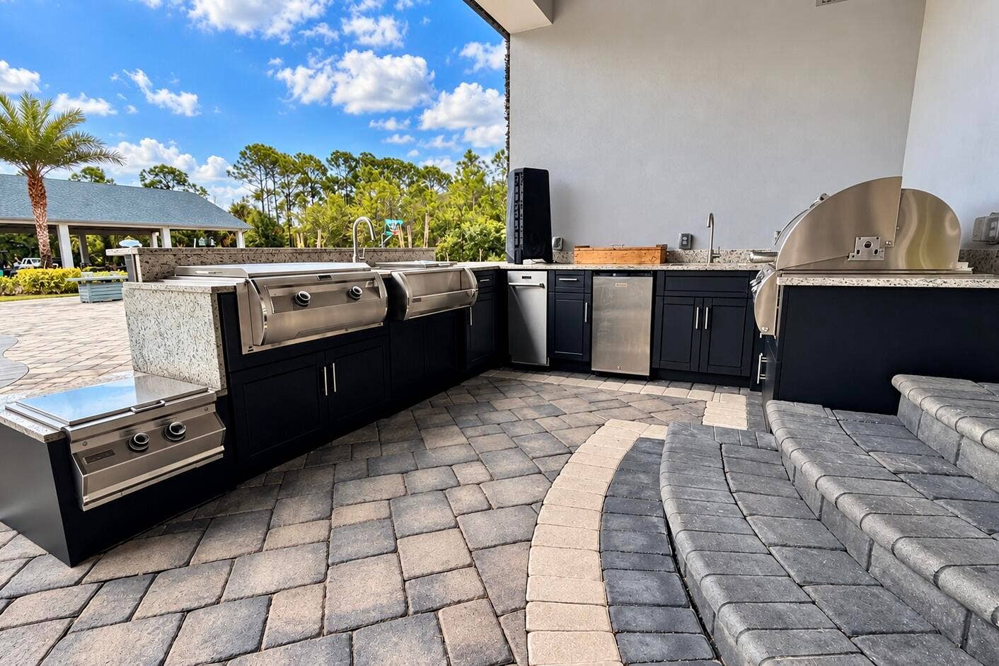 13050 81st Street, Fellsmere, FL 32948 summer kitchen