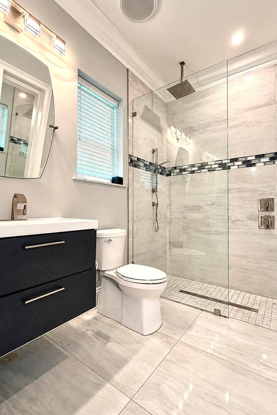13050 81st Street, Fellsmere, FL 32948 2nd bathroom