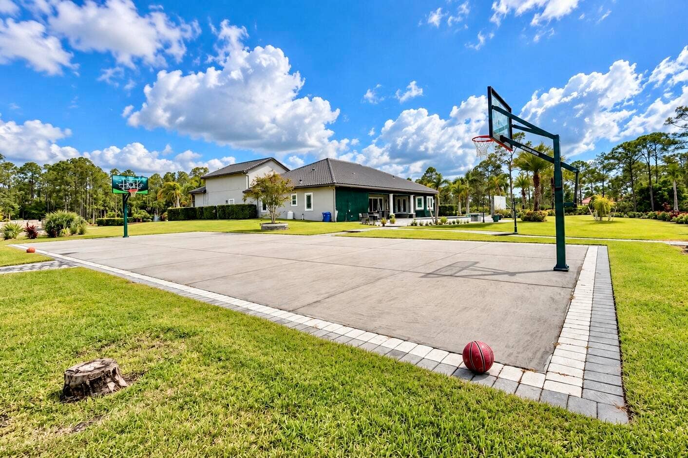 13050 81st Street, Fellsmere, FL 32948 basketball court