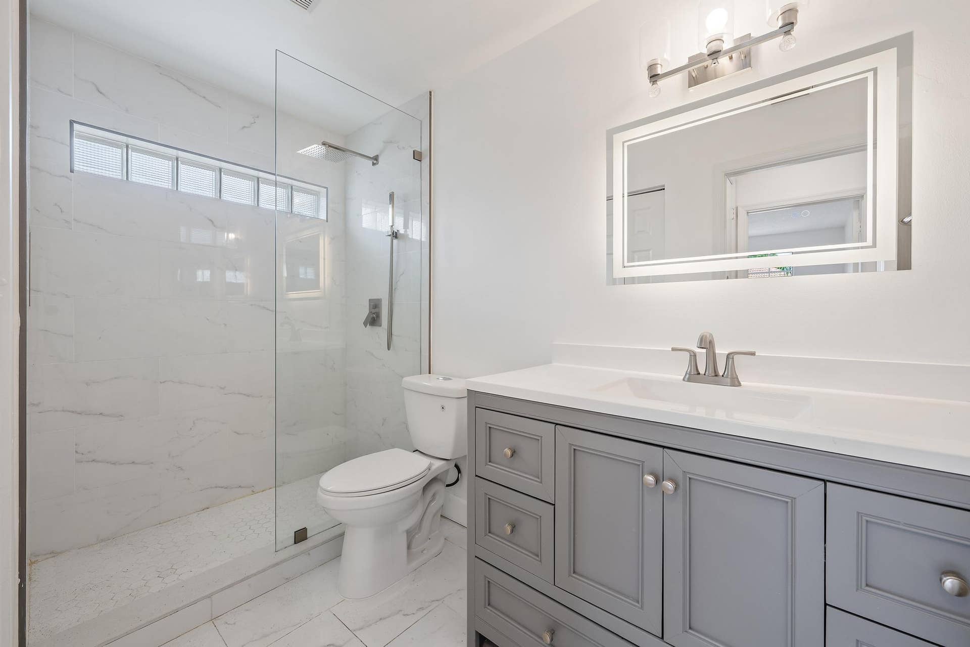 1045 Aspri Way, Riviera Beach, FL 33418 Bathroom 2