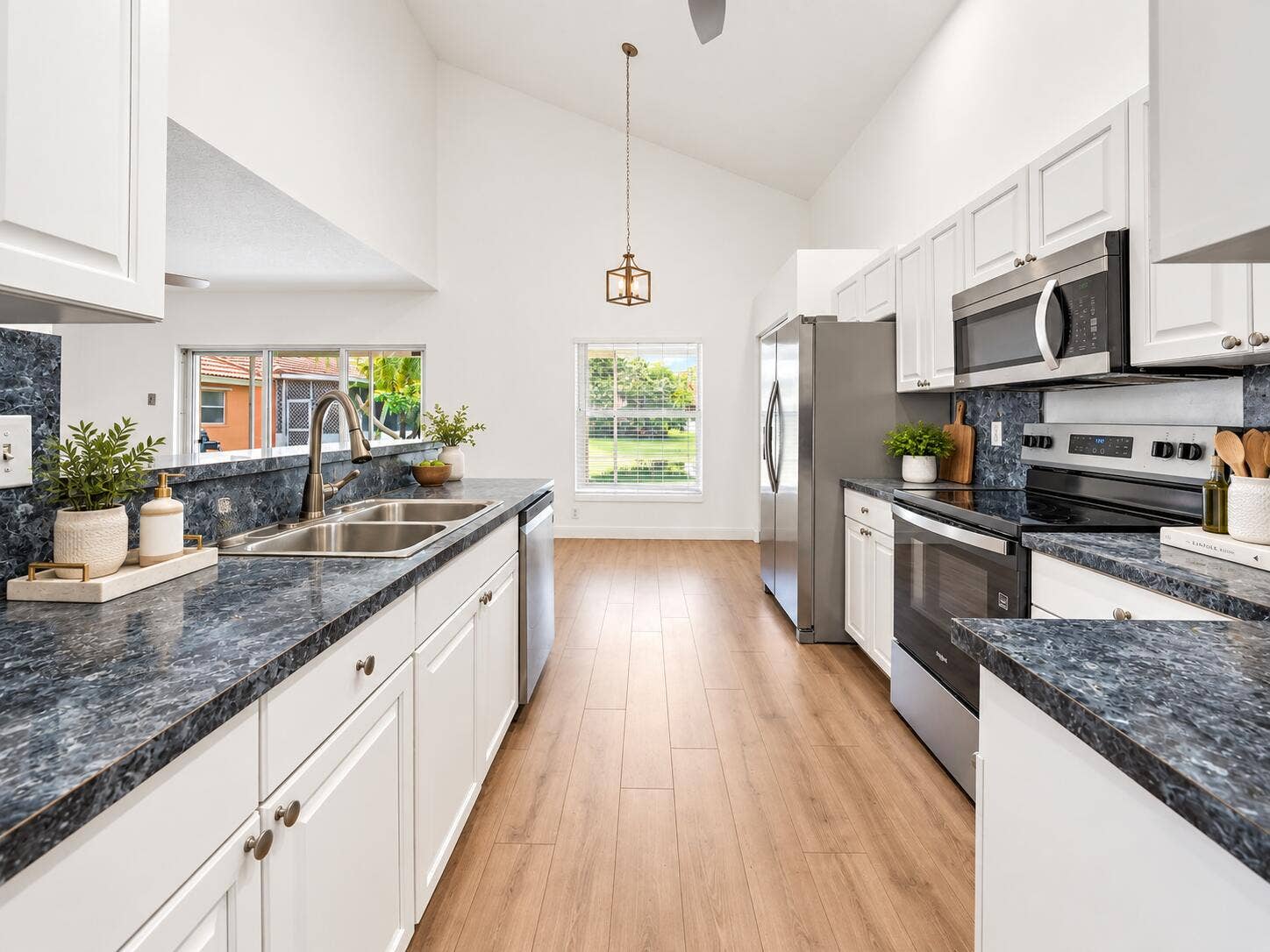 1045 Aspri Way, Riviera Beach, FL 33418 Kitchen