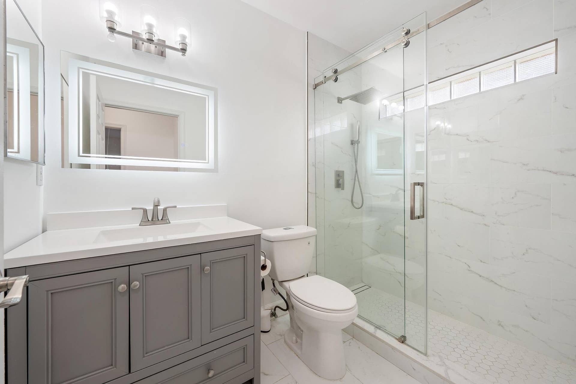 1045 Aspri Way, Riviera Beach, FL 33418 Main Floor-Bathroom 3