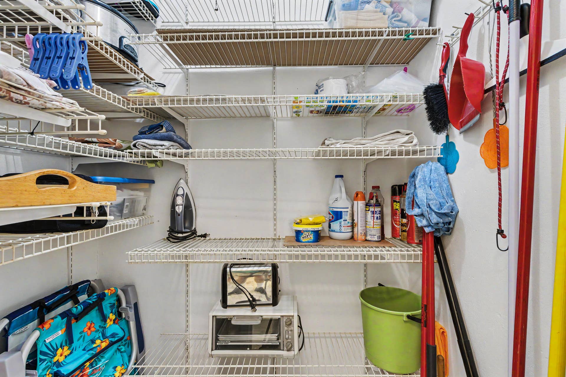 PANTRY / STORAGE INSIDE UNIT