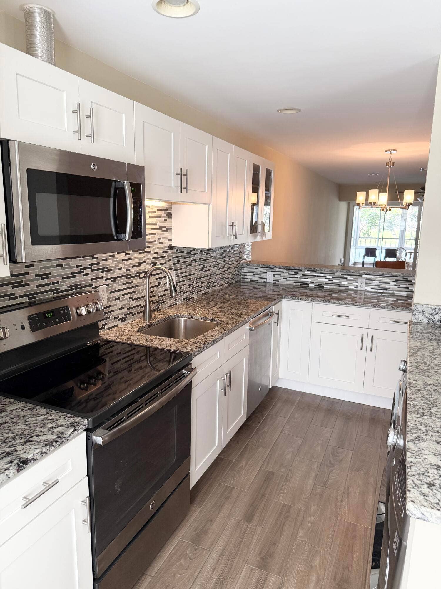 2811 SW 15th Street, #202, Delray Beach, FL 33445 Kitchen