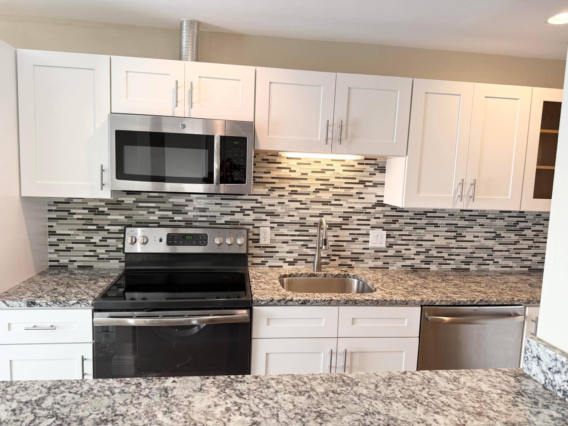 2811 SW 15th Street, #202, Delray Beach, FL 33445 Kitchen