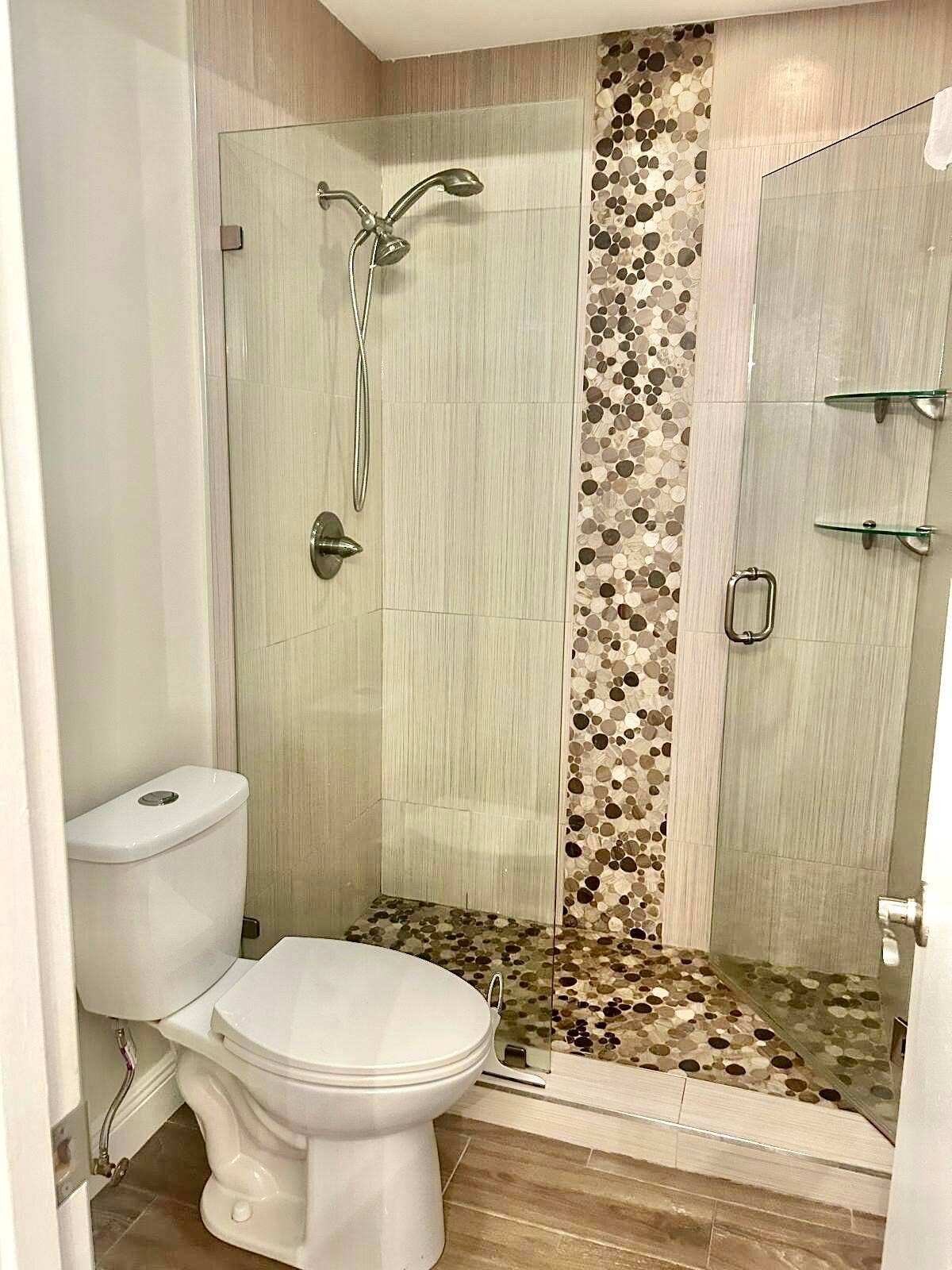 2811 SW 15th Street, #202, Delray Beach, FL 33445 Main Bath