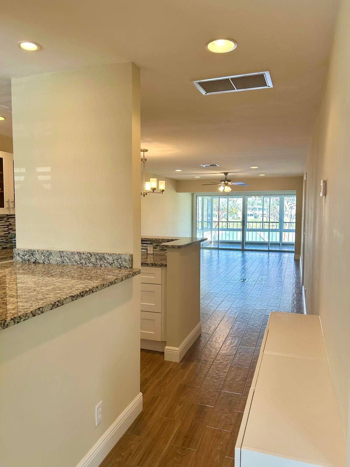 2811 SW 15th Street, #202, Delray Beach, FL 33445 Hallway