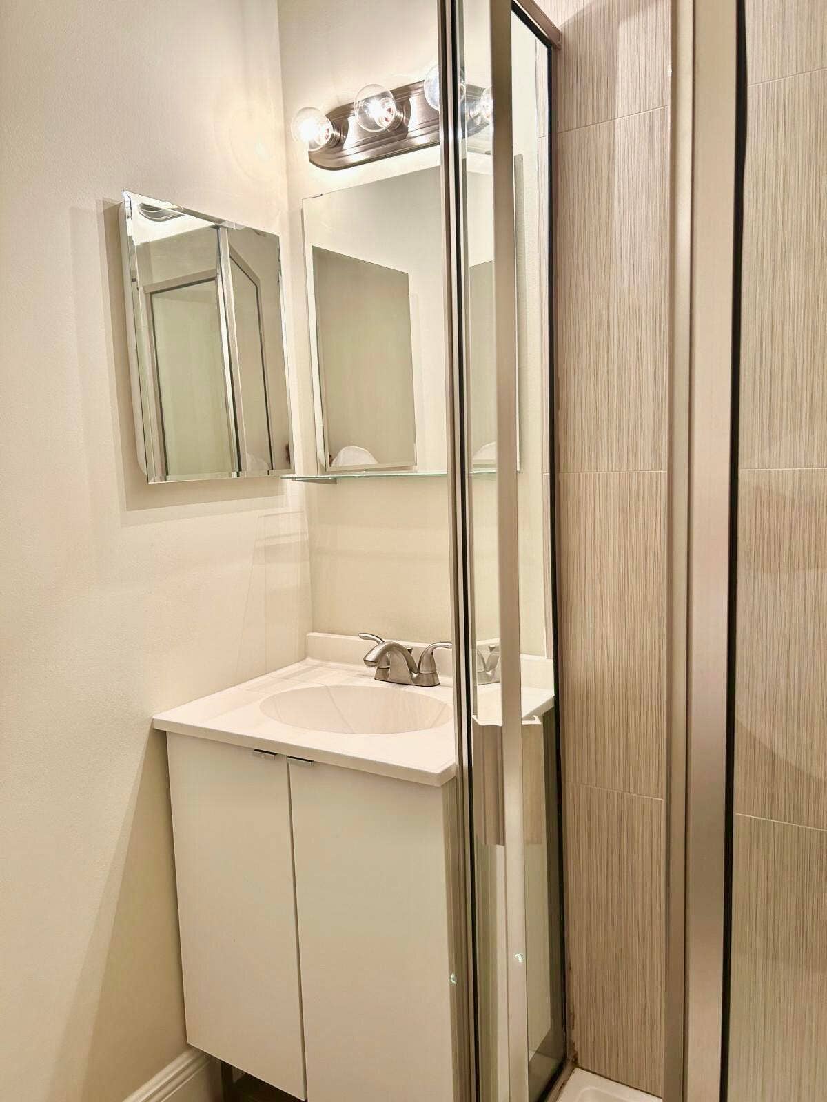 2811 SW 15th Street, #202, Delray Beach, FL 33445 Second Bath