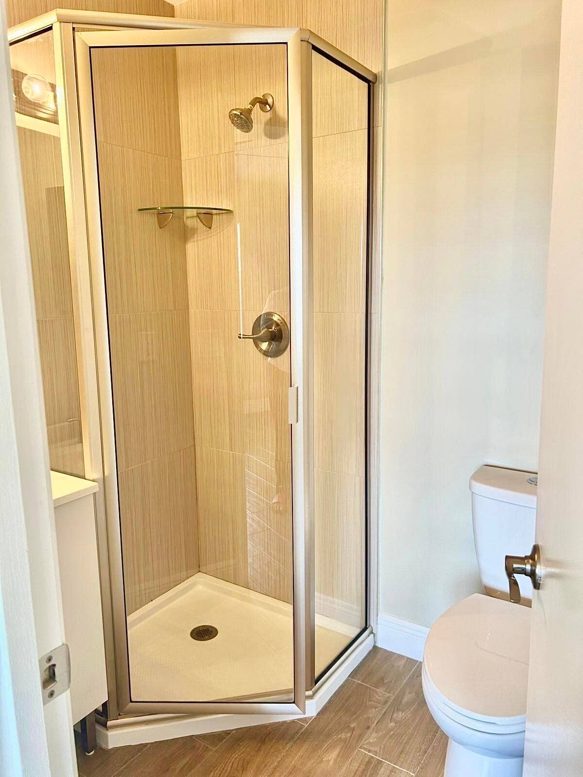 2811 SW 15th Street, #202, Delray Beach, FL 33445 Second Bath