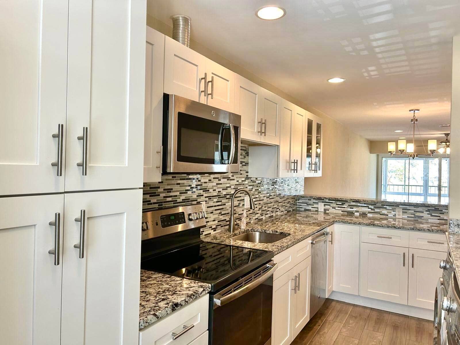 2811 SW 15th Street, #202, Delray Beach, FL 33445 Kitchen