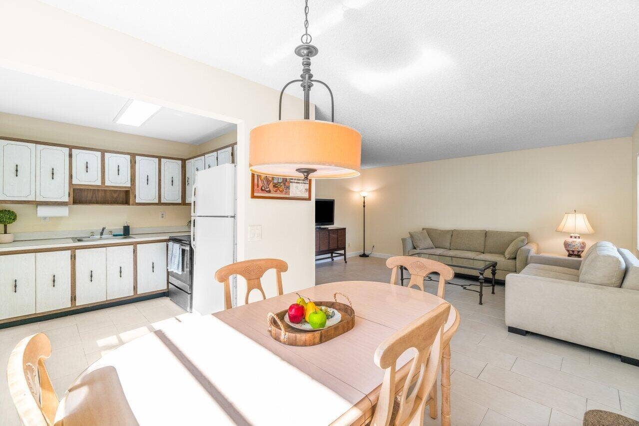 196 Piedmont E, Delray Beach, FL 33484 Living Area