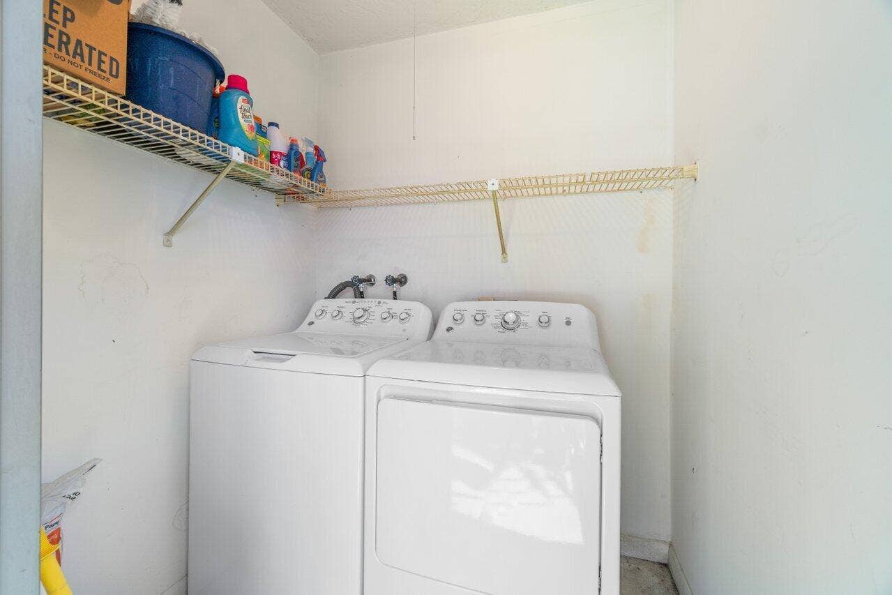 196 Piedmont E, Delray Beach, FL 33484 Laundry Room
