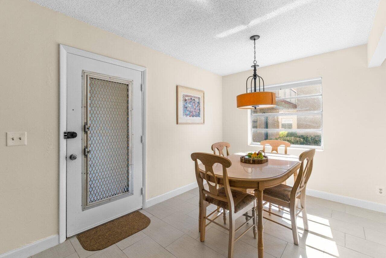 196 Piedmont E, Delray Beach, FL 33484 Dining Area