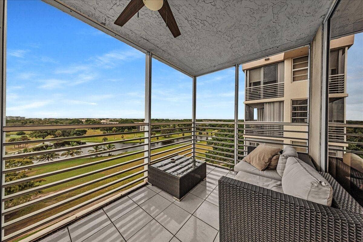 3520 Oaks Way, #904, Pompano Beach, FL 33069 Screened balcony