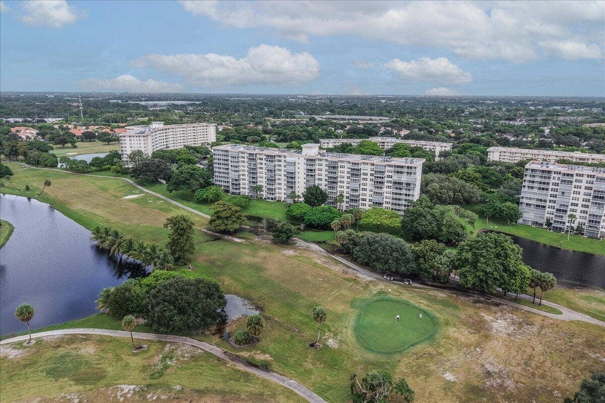 3520 Oaks Way, #904, Pompano Beach, FL 33069 Aerial of building
