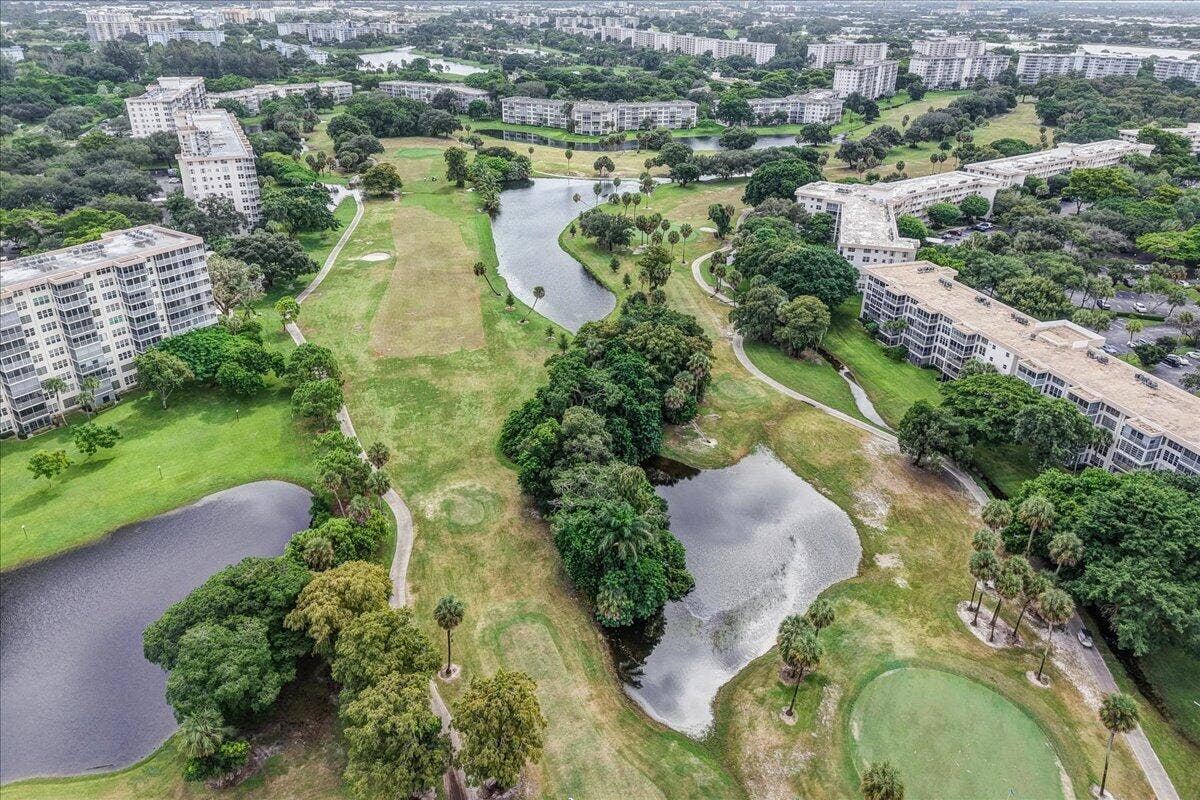 3520 Oaks Way, #904, Pompano Beach, FL 33069 Aerial